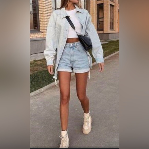 🛍️NEW ZARA MOM FIT SHORTS - Picture 3 of 3